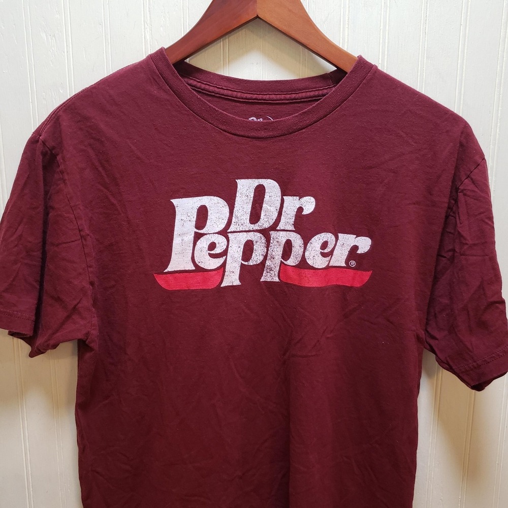 Dr Pepper Shirt Mens Medium Red Soda Logo Graphic Tee Retro Soft Jersey